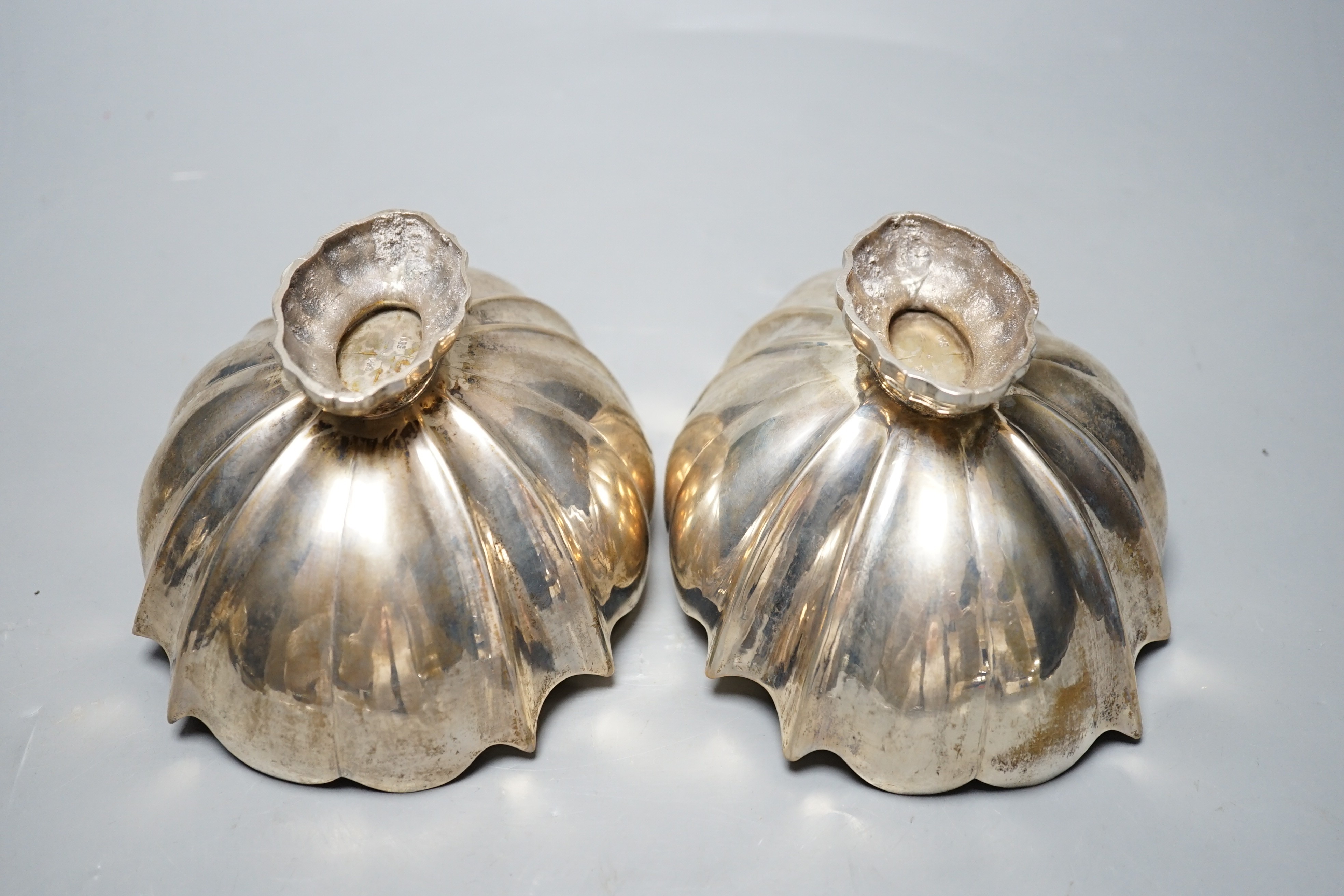 A pair of 800 standard white metal cusped oval bowls, length 14cm, 11.9oz.